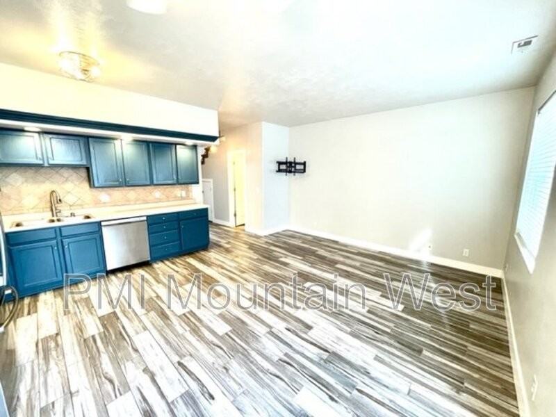 55 Peregrine Ln #6 - Photo 6 of 22