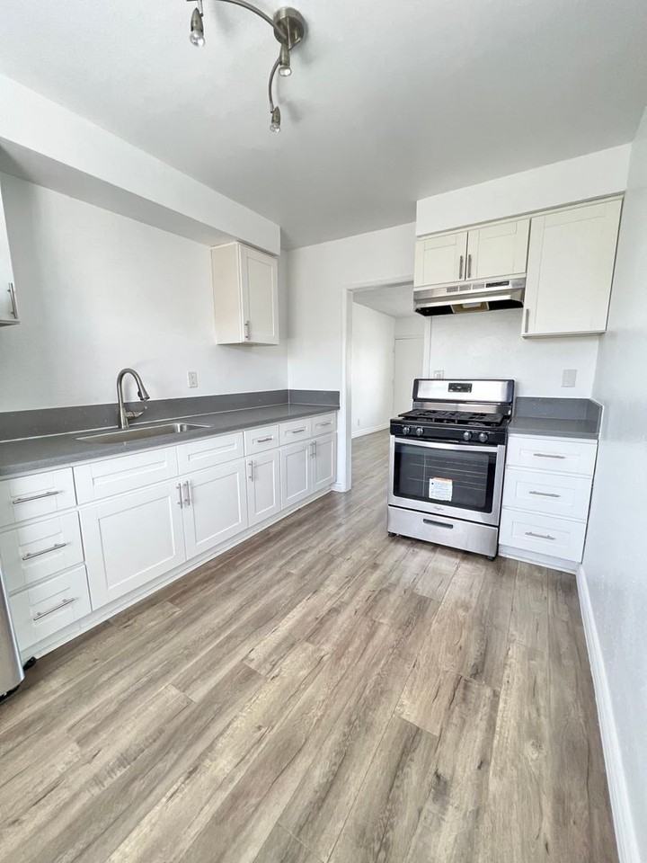 Alhambra Gardens - Photo 6 of 33