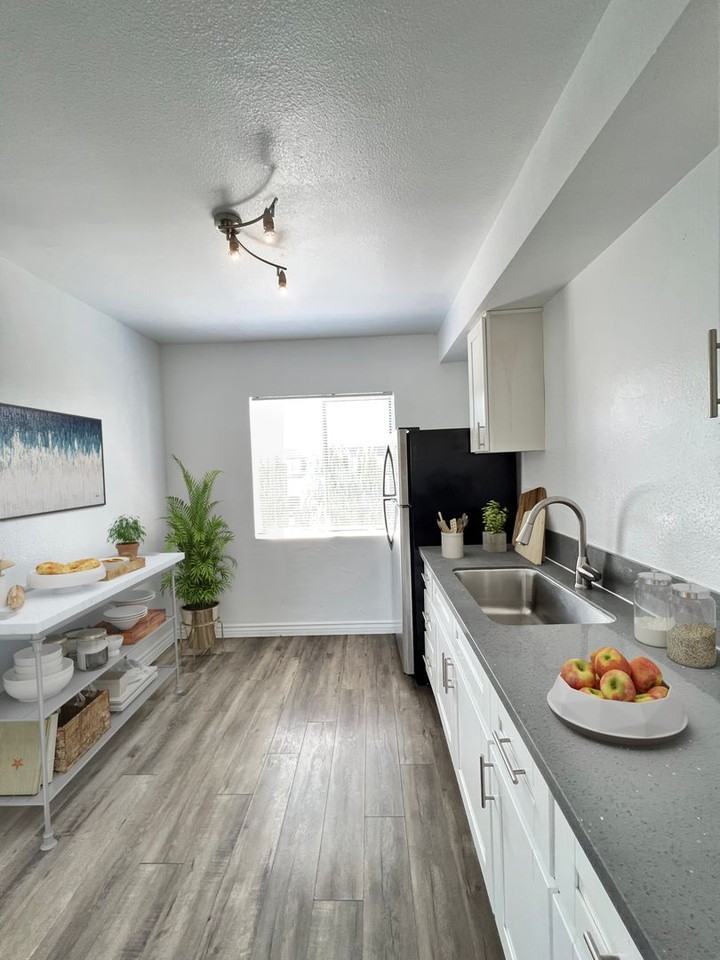 Alhambra Gardens - Photo 7 of 33