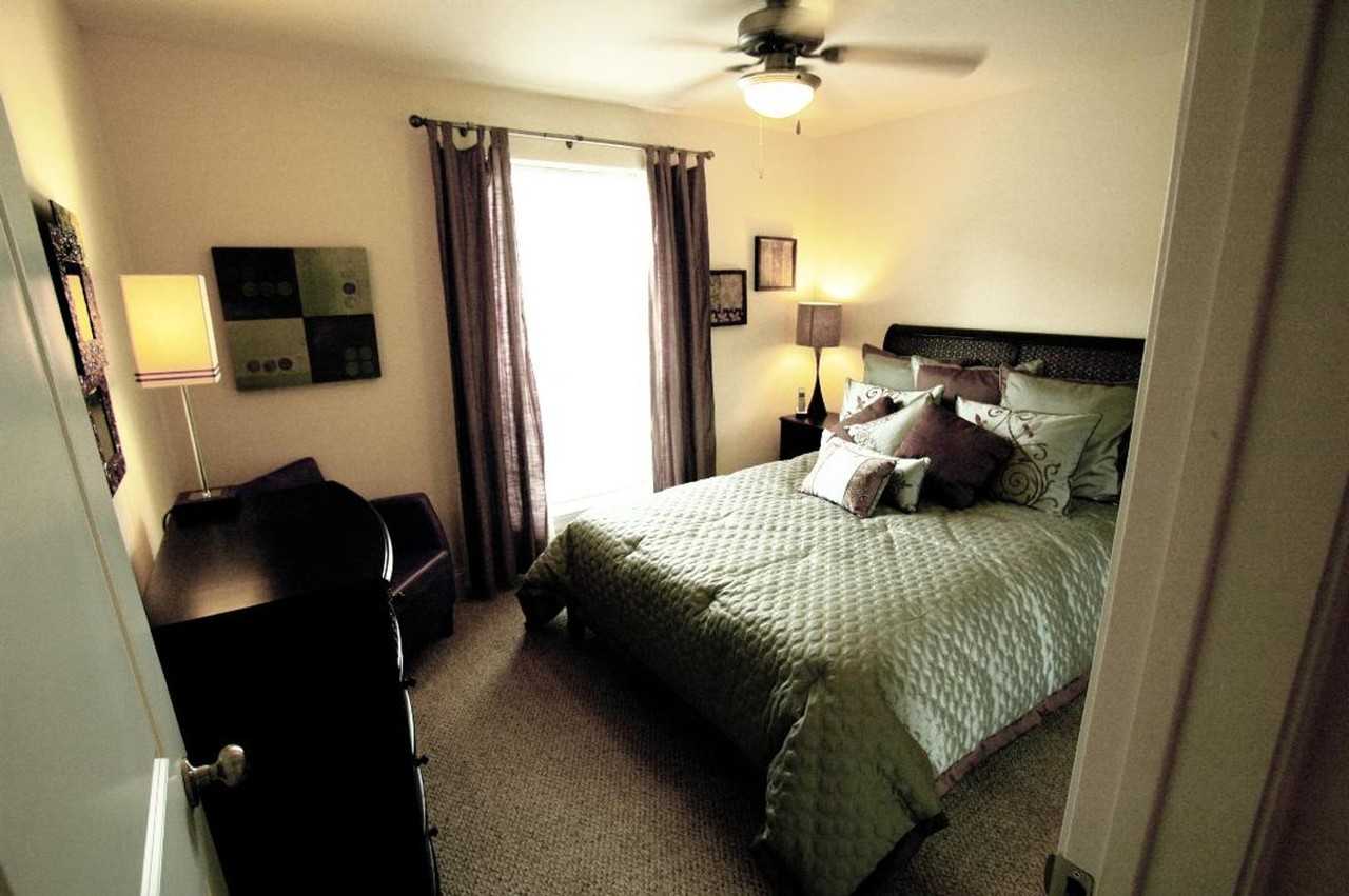 Beautiful & Spacious Apartments in the Heart of Metairie! - Photo 7 of 12