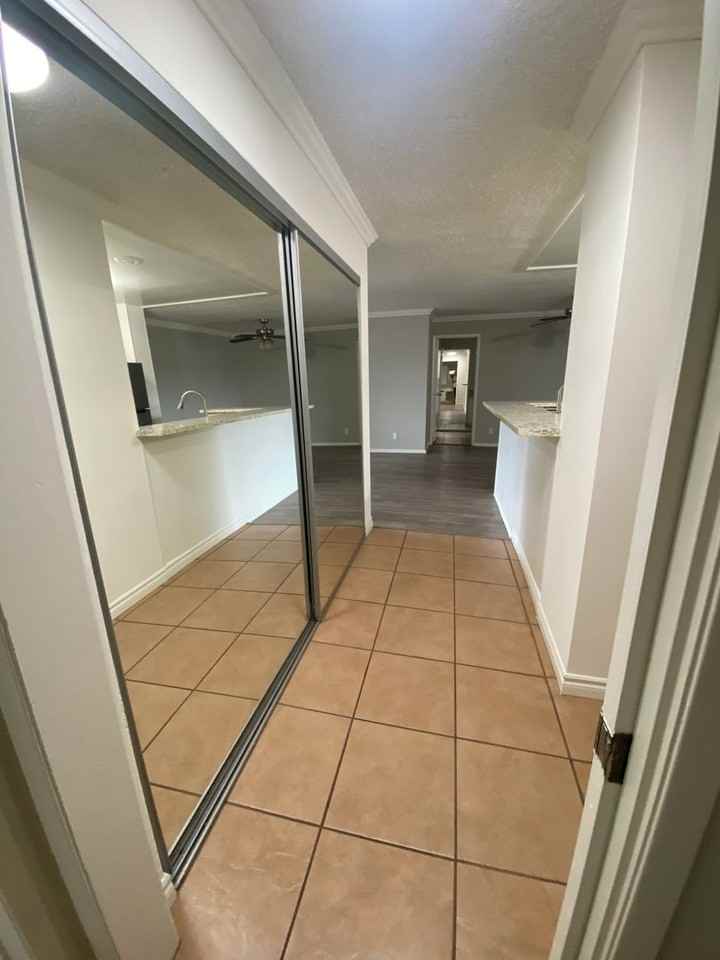 Chateau Garnet (cha51) - Photo 3 of 31