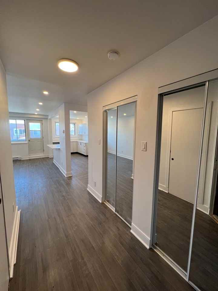 6860 Avenue Fielding #319 - Photo 3 of 8