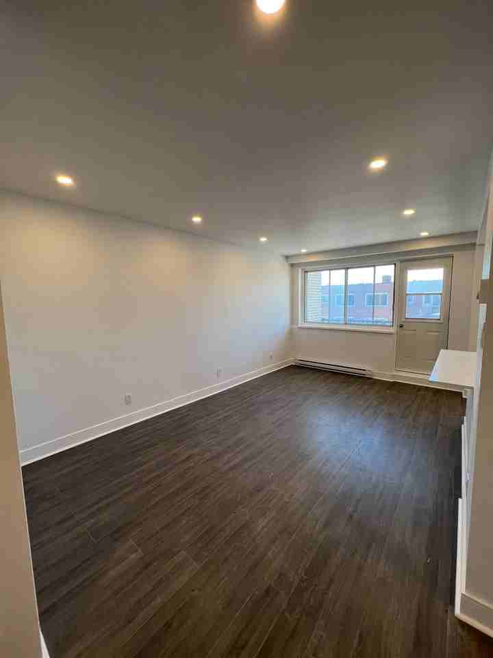 6860 Avenue Fielding #319 - Photo 7 of 8