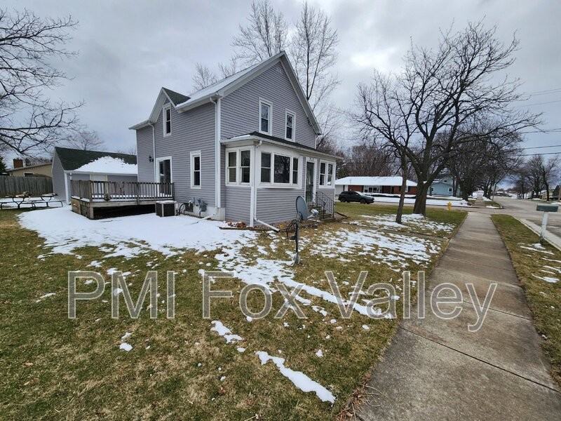 902 Adams St - Photo 2 of 22