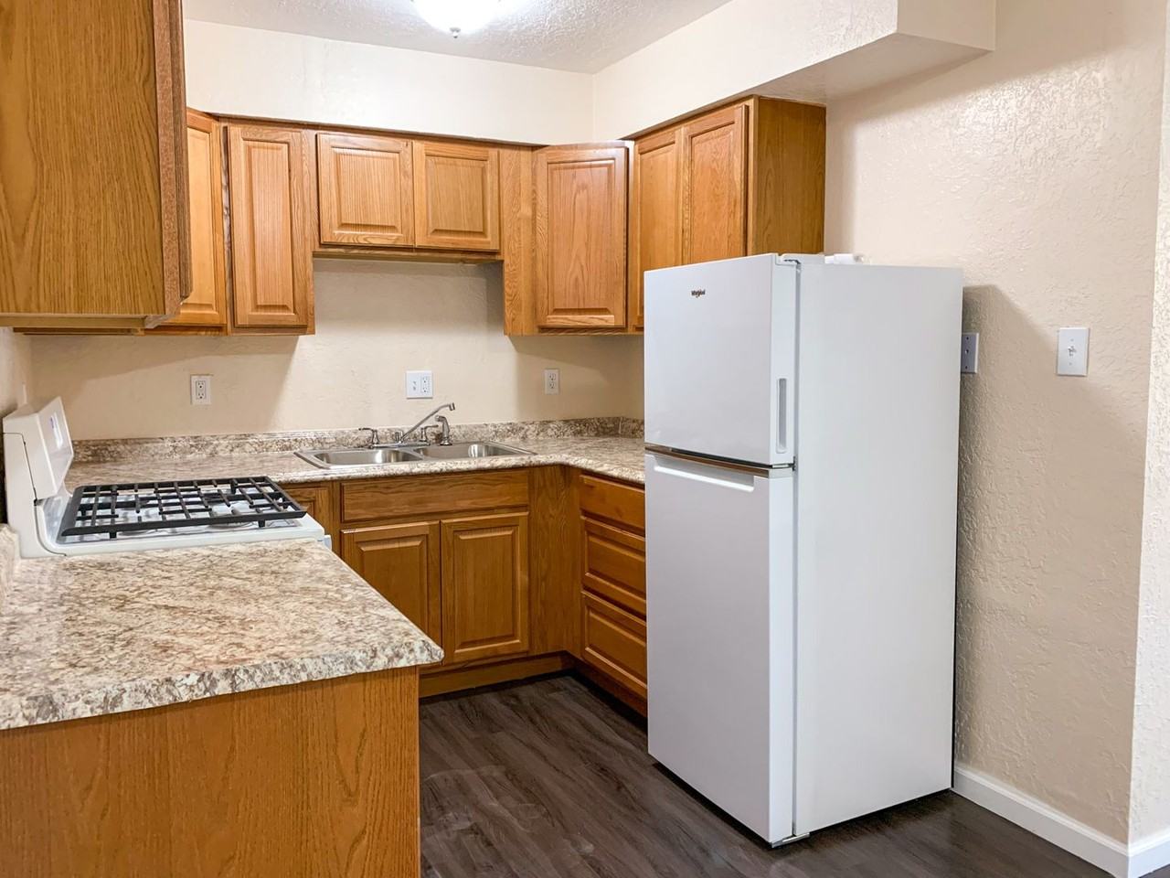 Updated Studio, one bedroom and two bedroom units Apartments 3433