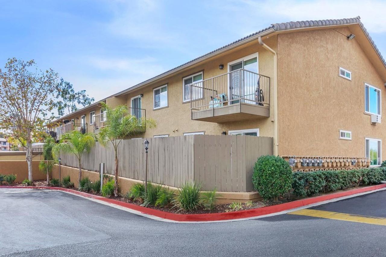 Newport Gardens Apartments, Vista - Photo 3 of 12
