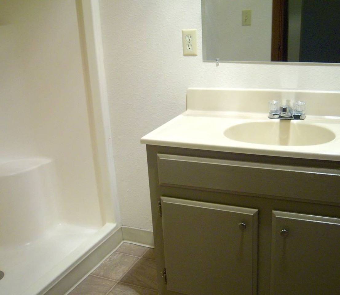 Albany Court Apartments 55+ - Photo 4 of 11