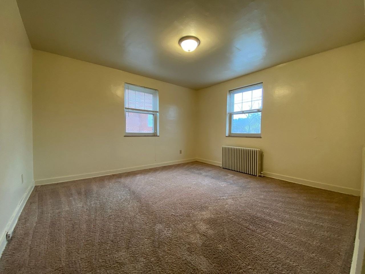 Chestnut Manor - Photo 4 of 16