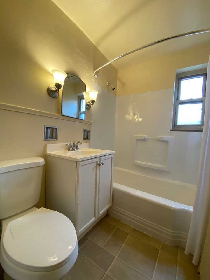 Chestnut Manor - Photo 5 of 16