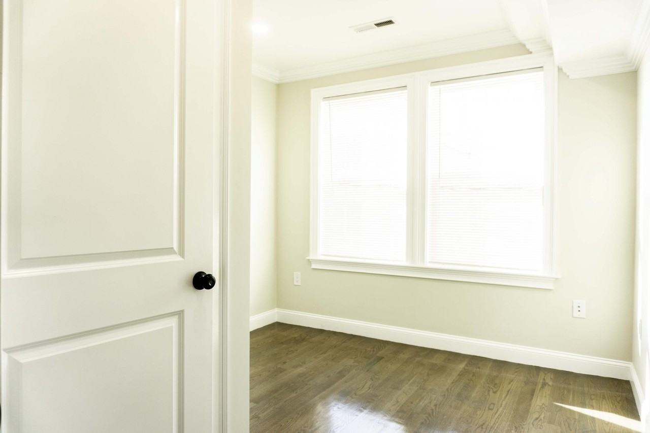 33 Merriam St #2 - Photo 5 of 9