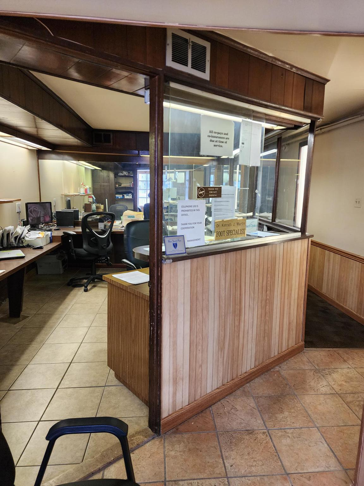 1425 West Erie Avenue - Photo 6 of 10