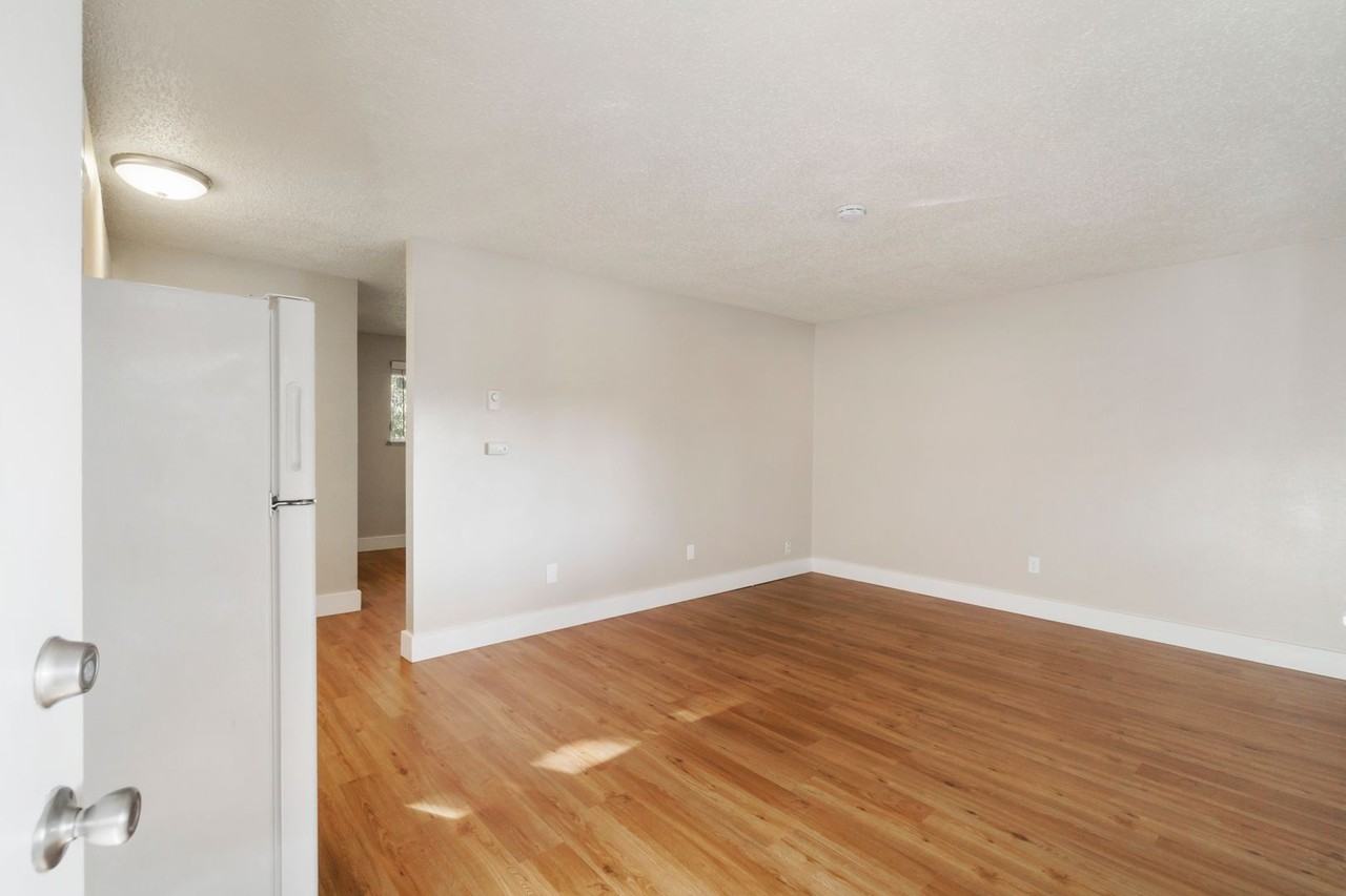Lilly Apartments - Photo 2 of 5