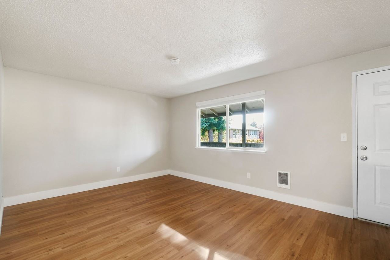 Lilly Apartments - Photo 5 of 5