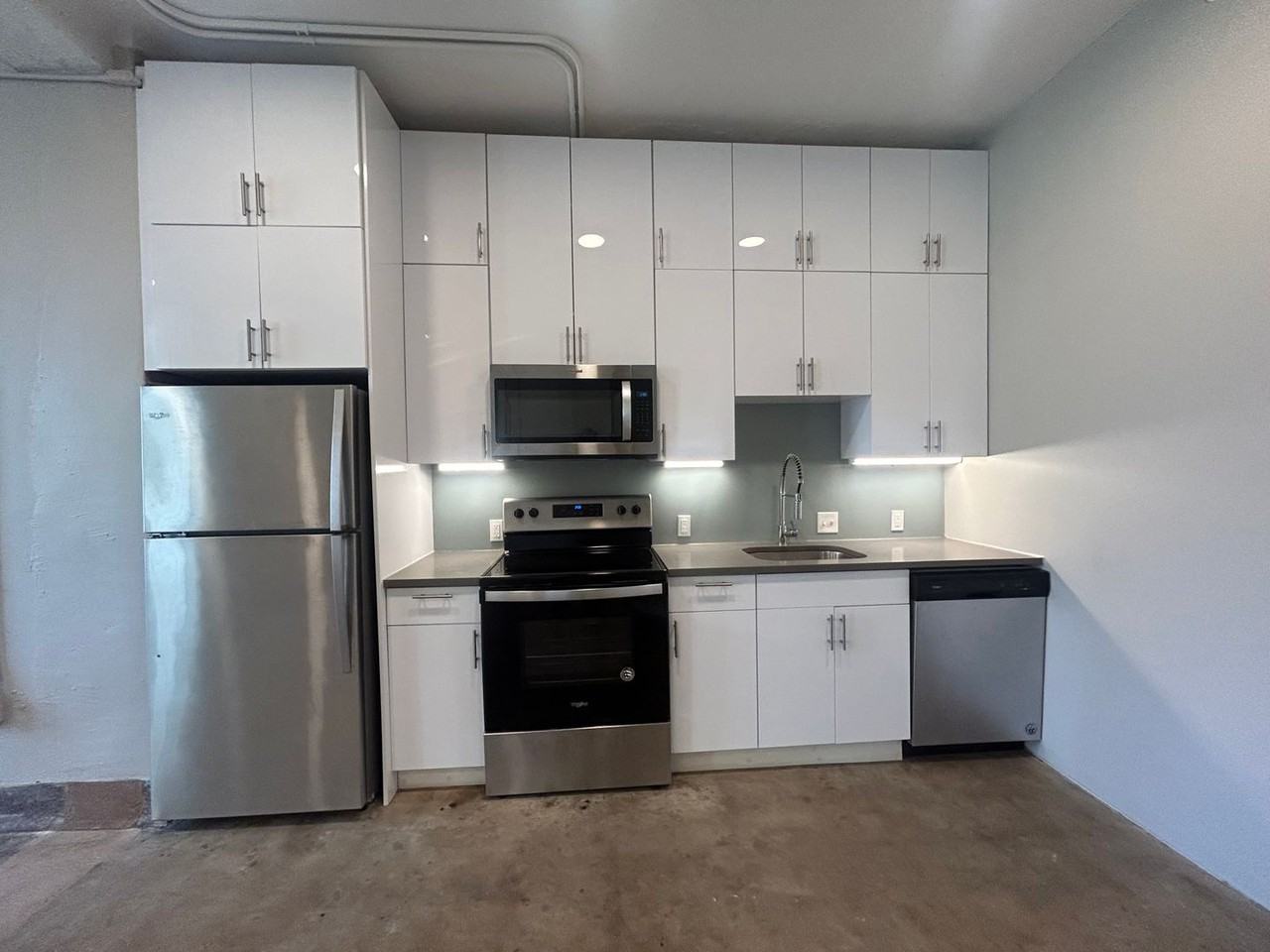 The Marine Residence - Photo 5 of 50