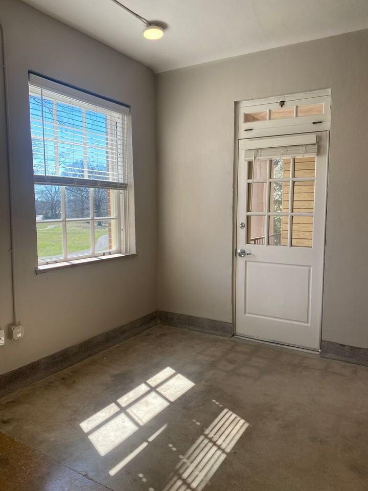 The Marine Residence - Photo 7 of 50