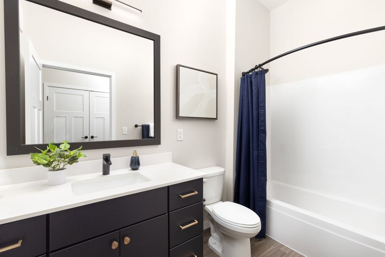 Noble - Photo 6 of 50