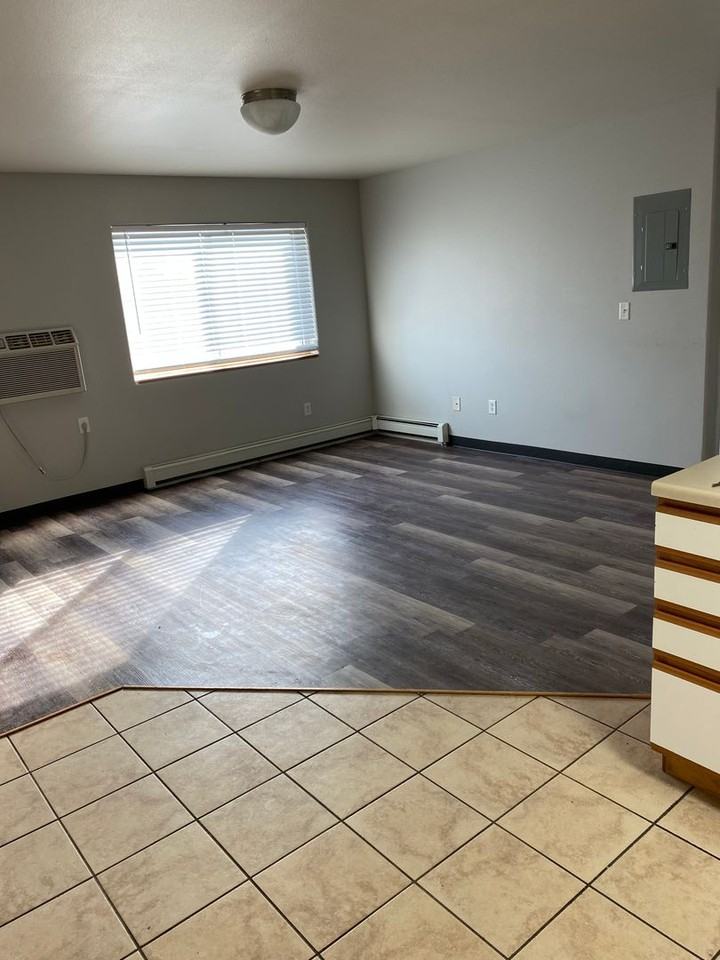 Westside Apartments - Photo 4 of 10