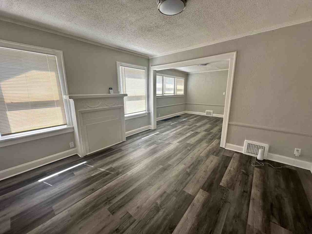 5636 Garfield Ave - Photo 2 of 10