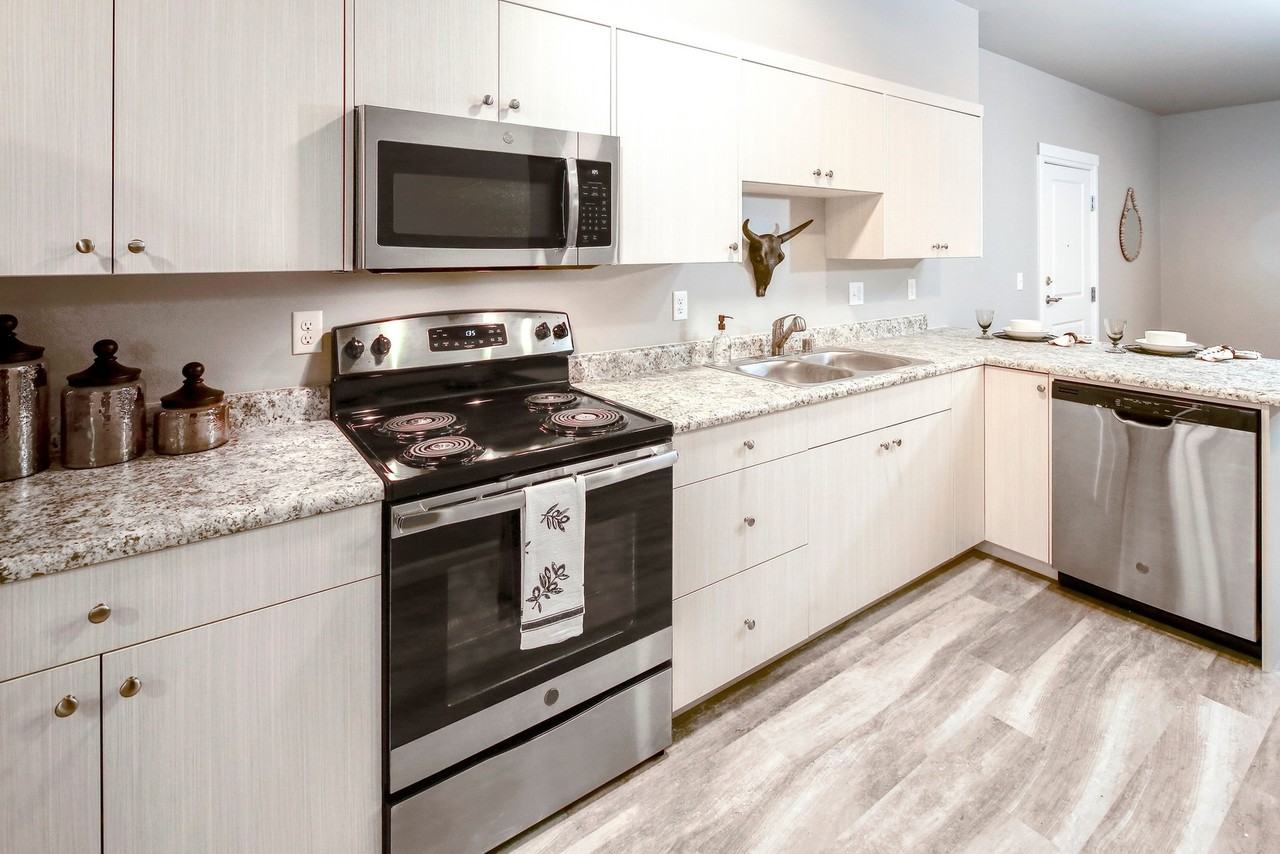 East Ridge Apartments - Photo 3 of 12