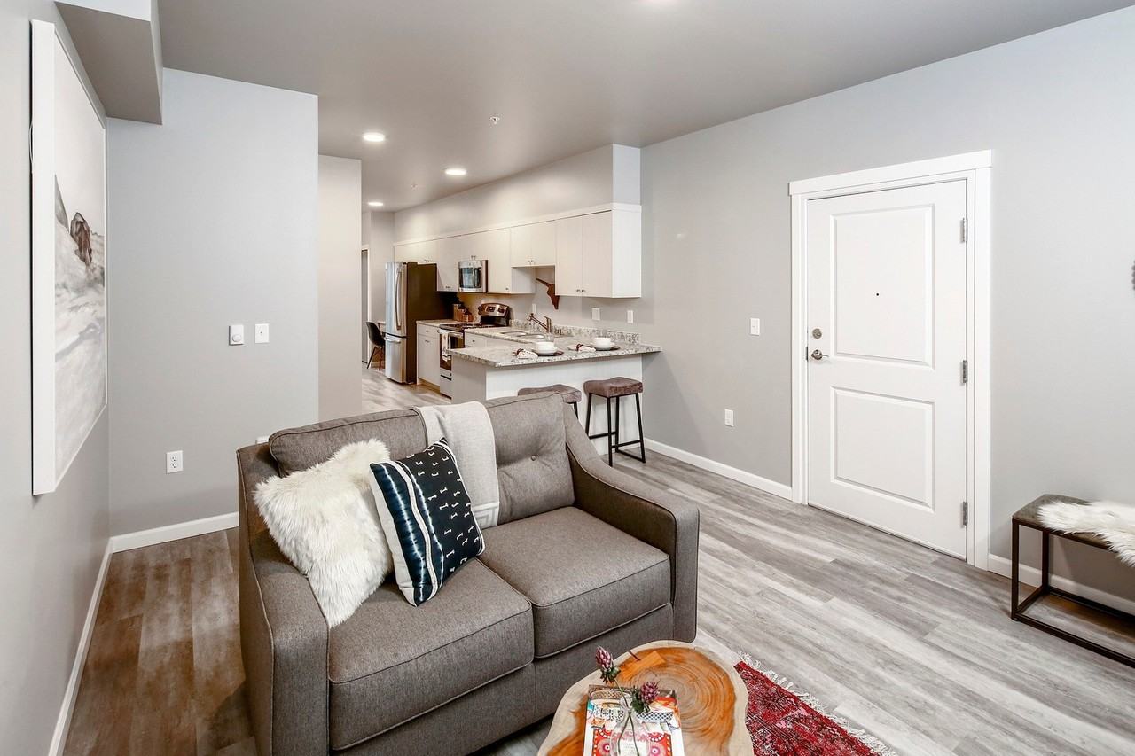 East Ridge Apartments - Photo 4 of 12