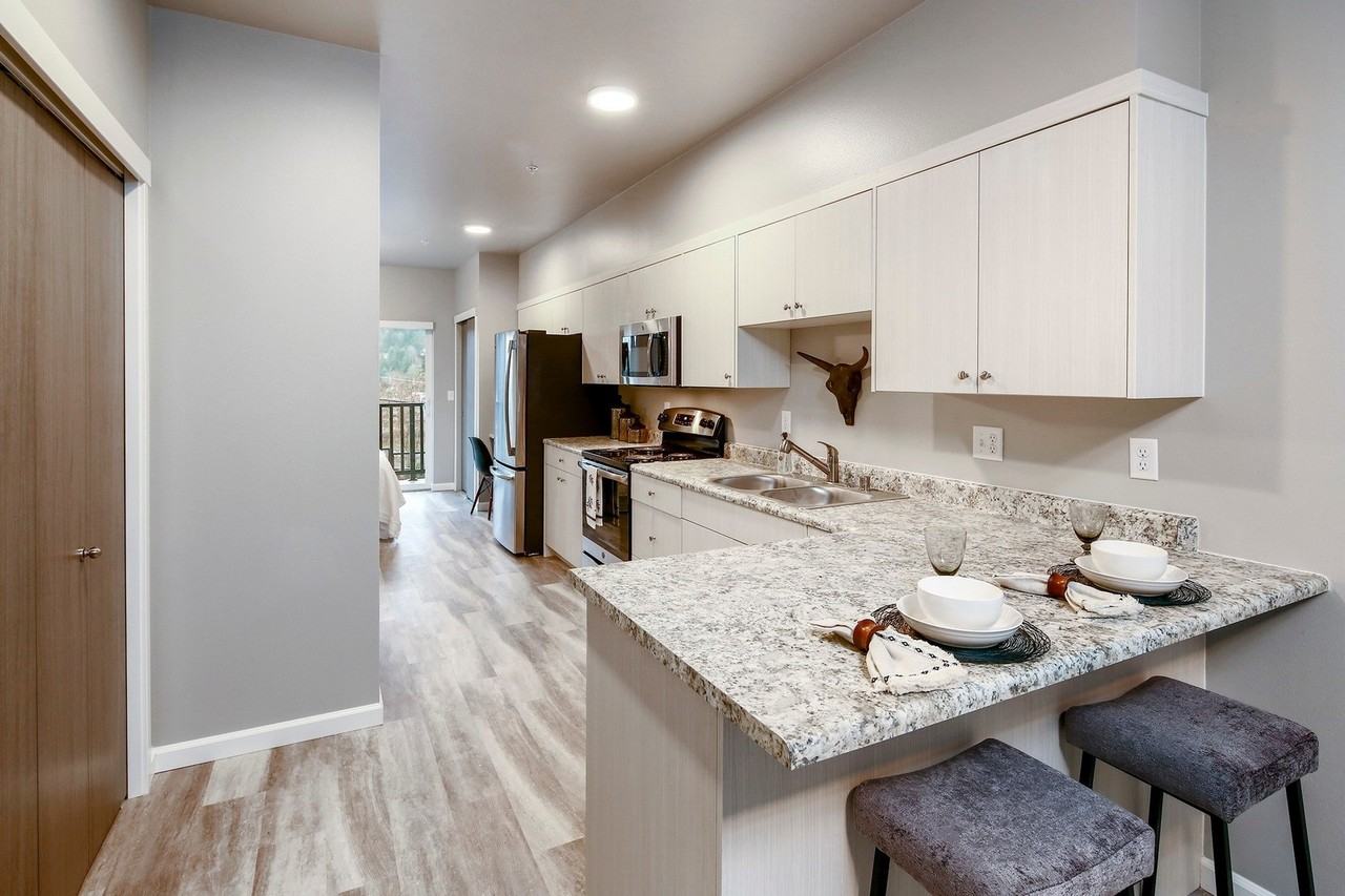 East Ridge Apartments - Photo 6 of 12