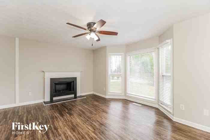 42 Breckenridge Dr - Photo 3 of 16