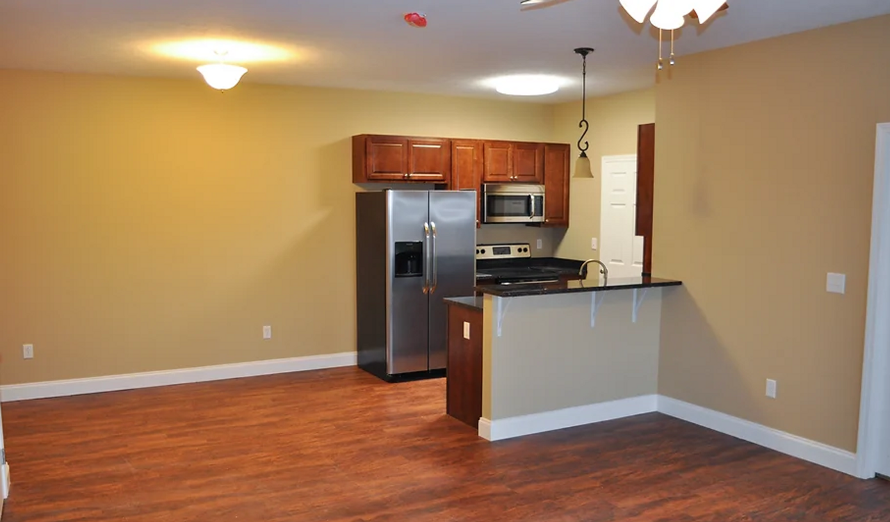 Sterling Ridge Apartments - Photo 2 of 21