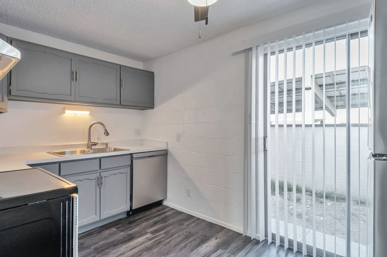 Sheraton Arms Apartments - Photo 2 of 50