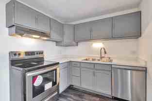 Sheraton Arms Apartments - Photo 1 of 1