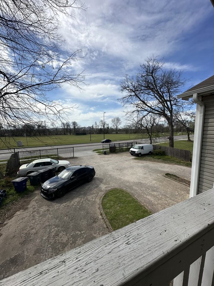 3731 Riverside Dr #NA - Photo 2 of 17