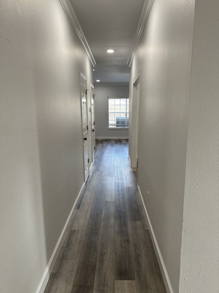 3731 Riverside Dr #NA - Photo 4 of 17