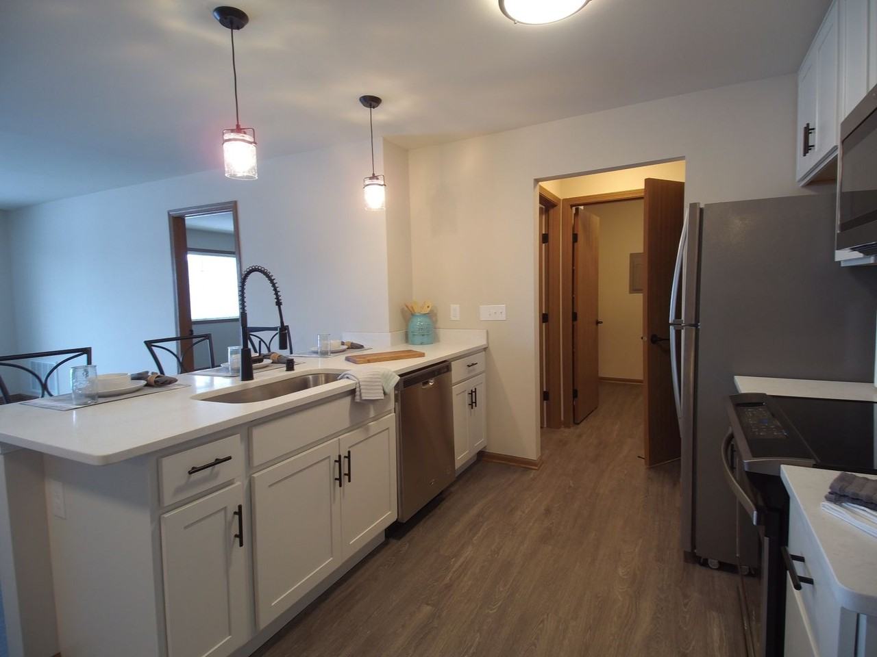 Shady Lane Apartments - Photo 4 of 24
