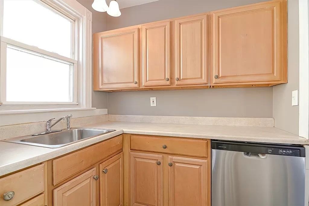 9 Jefferson St #1 - Photo 3 of 15