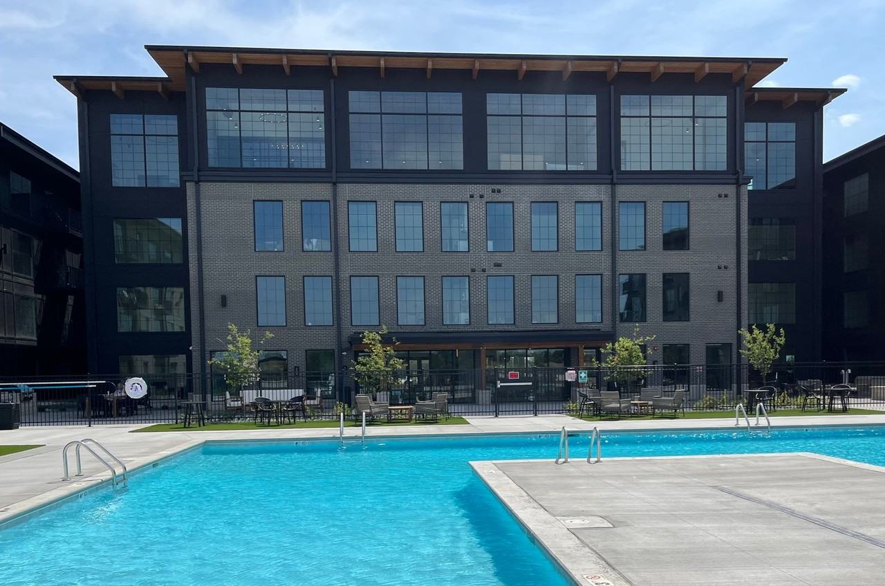 The Standard at 36th Street - Photo 4 of 41