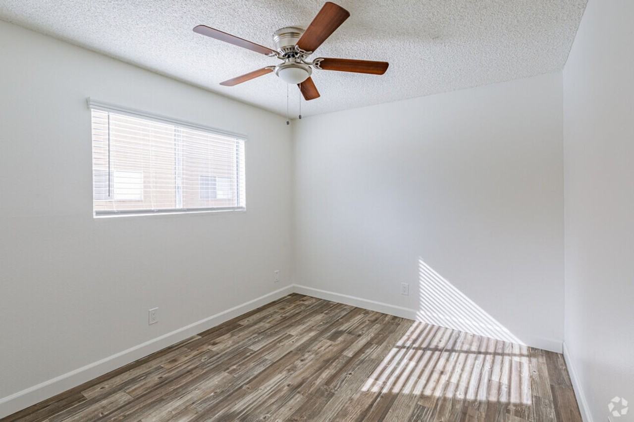 Parkwood Gardens - Photo 7 of 43