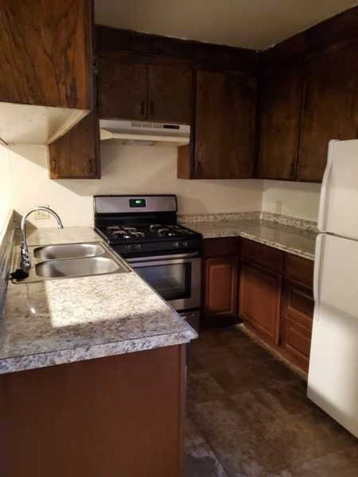 The Palms Apartments - Photo 6 of 11