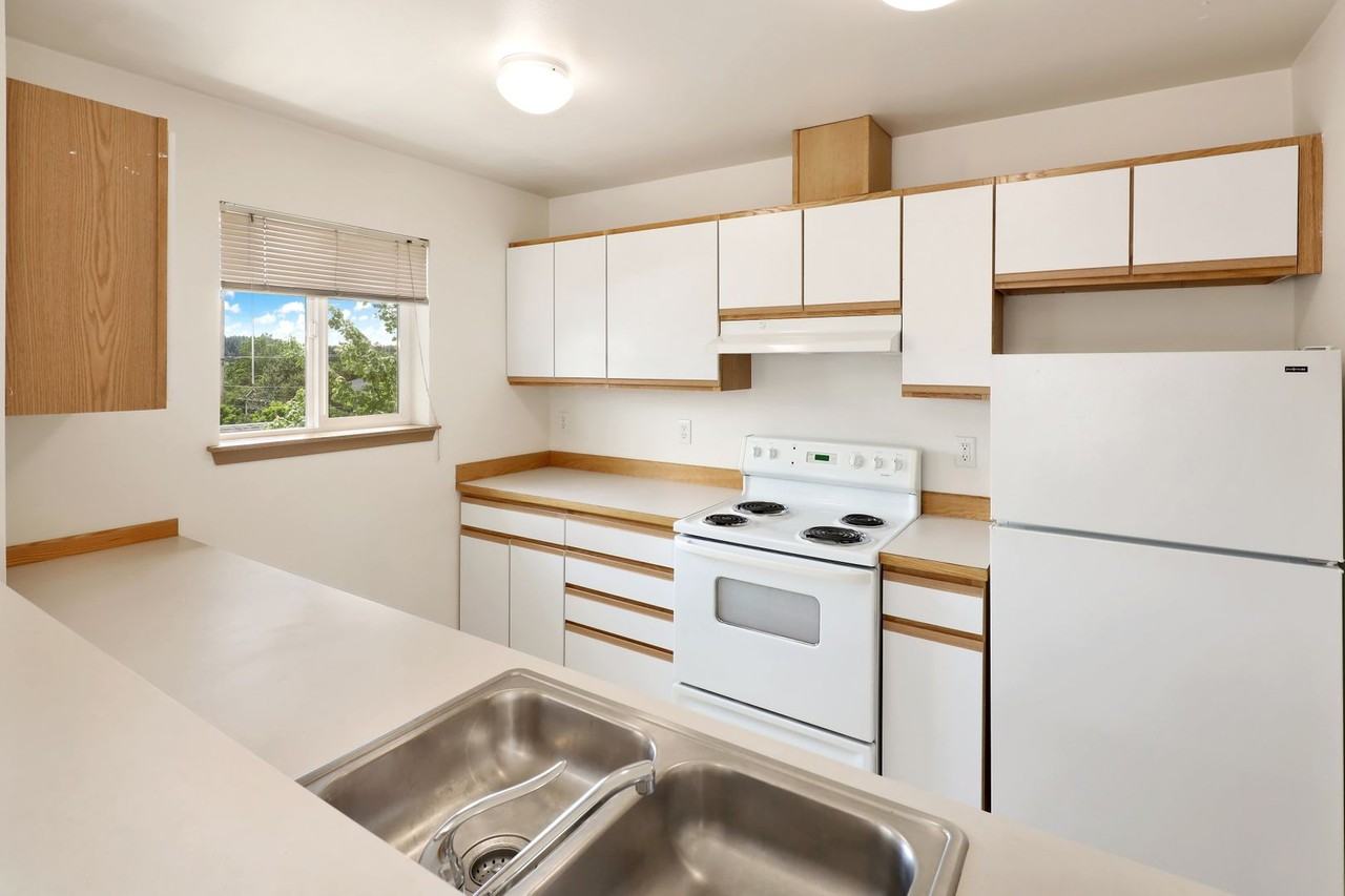 Courtyard Apartments, Studios and 2 Beds, 2 Bath Units Available! - Photo 4 of 39