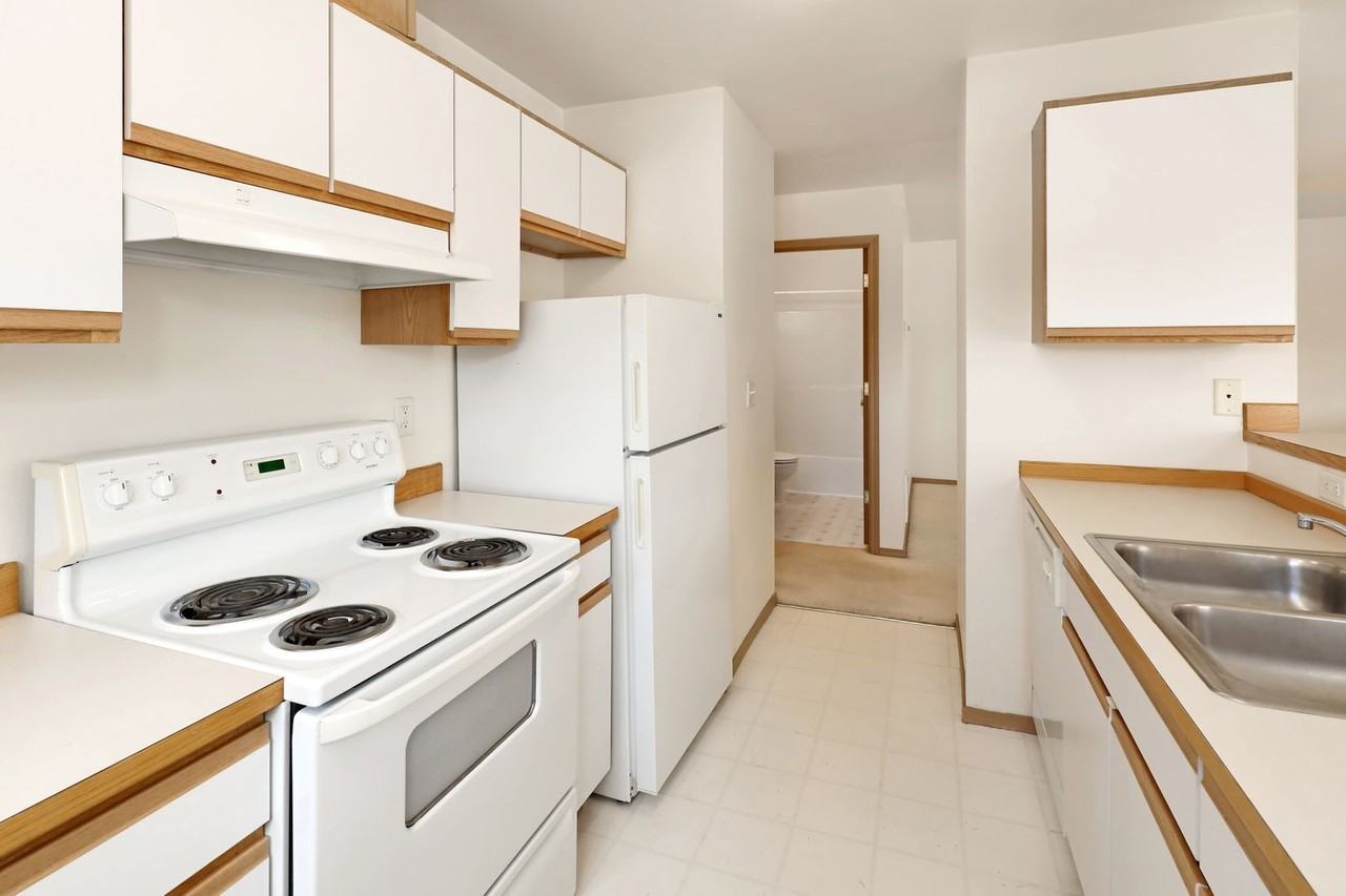 Courtyard Apartments, Studios and 2 Beds, 2 Bath Units Available! - Photo 6 of 39