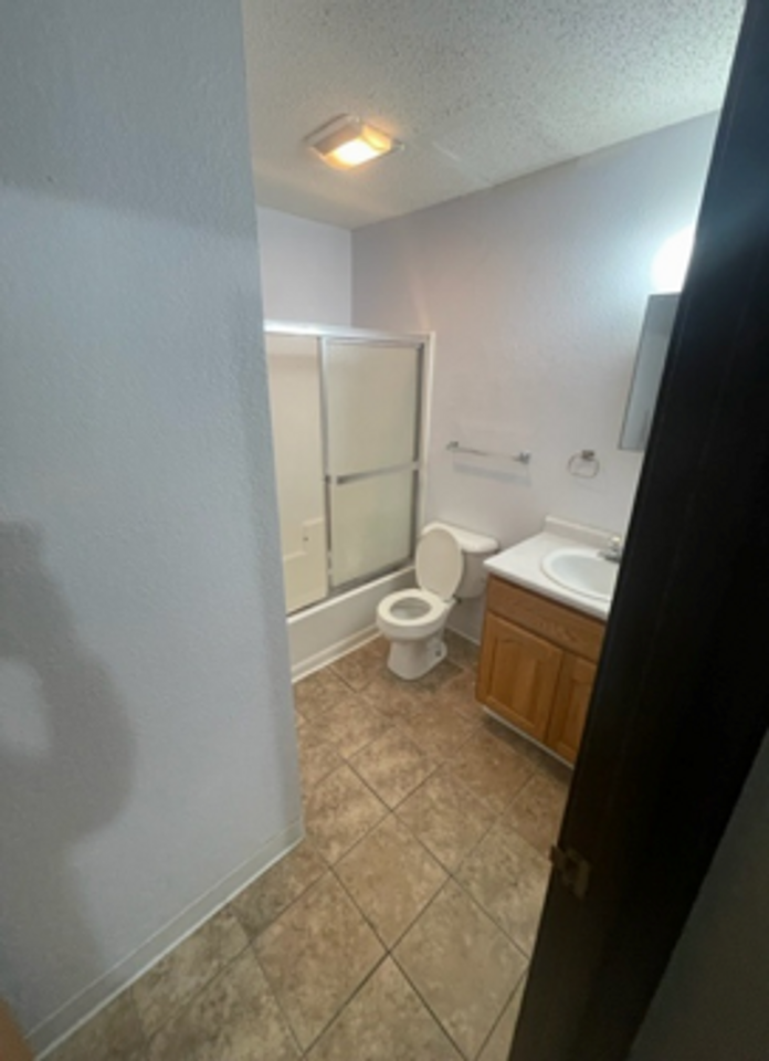 The Ledge Apartments - Photo 5 of 7