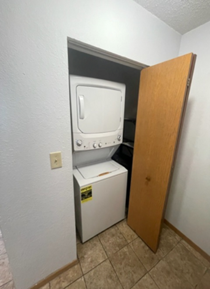 The Ledge Apartments - Photo 6 of 7