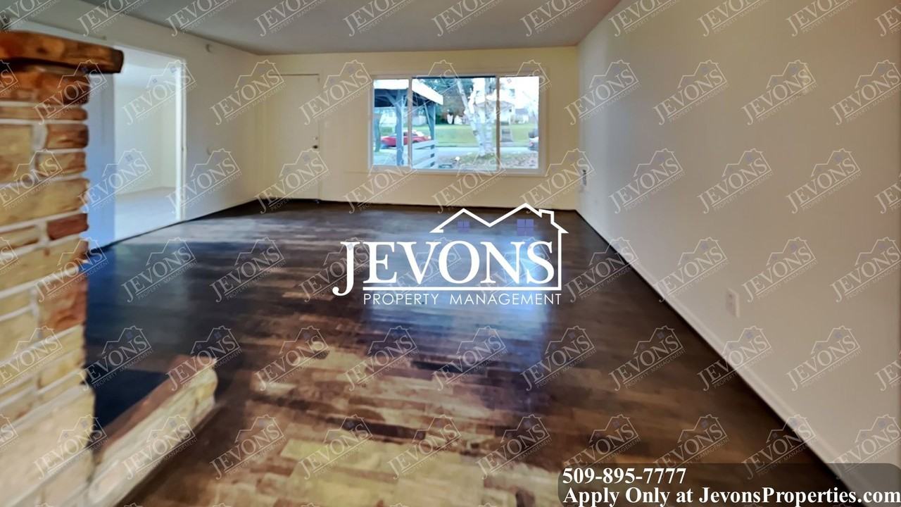 3571 E B St - Photo 4 of 50