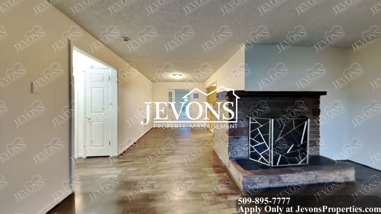 3571 E B St - Photo 5 of 50