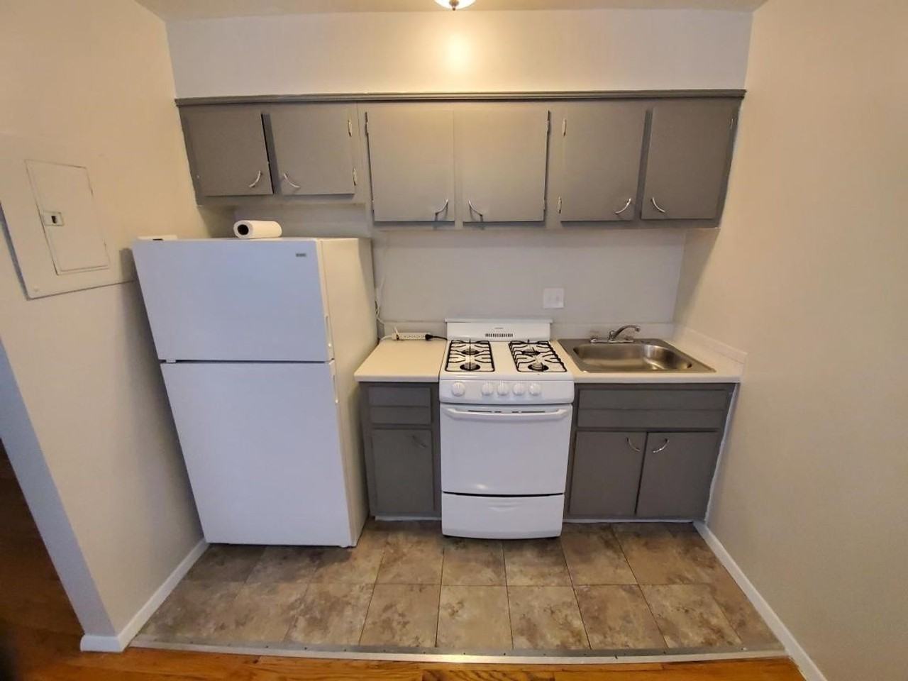 Montgomery House - Photo 3 of 28
