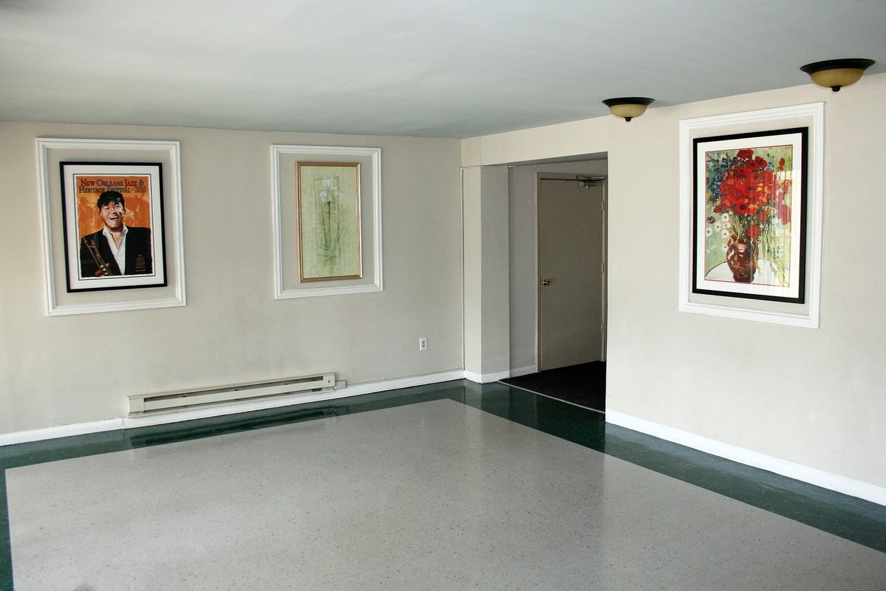 Montgomery House - Photo 5 of 28