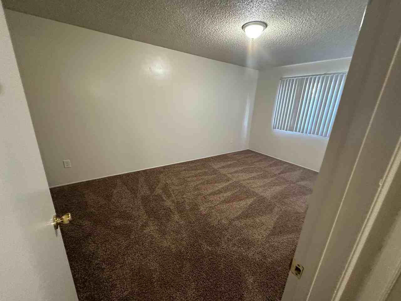 TAYLOR POINTE WEST - Photo 2 of 8
