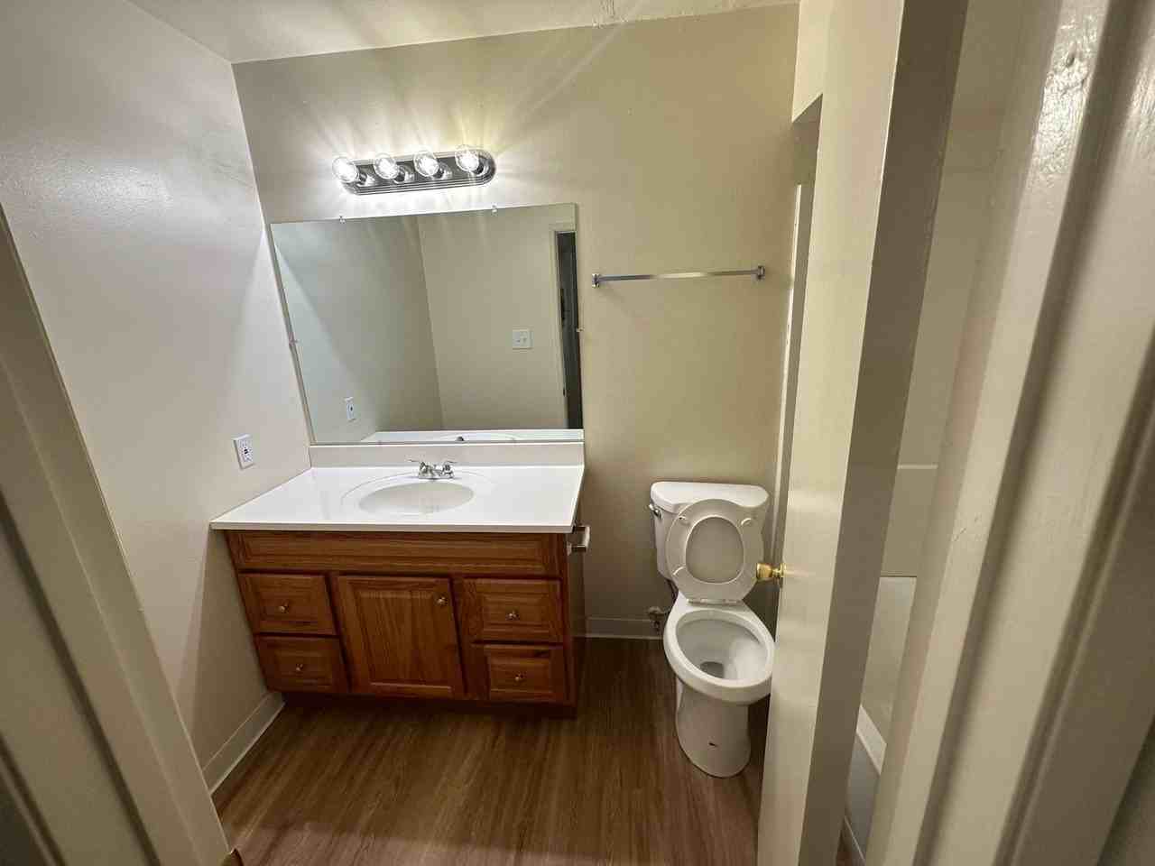 TAYLOR POINTE WEST - Photo 7 of 8