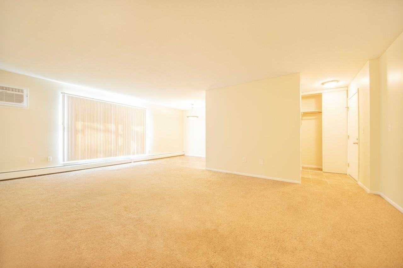 Wellington Apartments - Photo 3 of 26