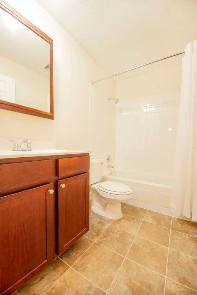 Wellington Apartments - Photo 5 of 26