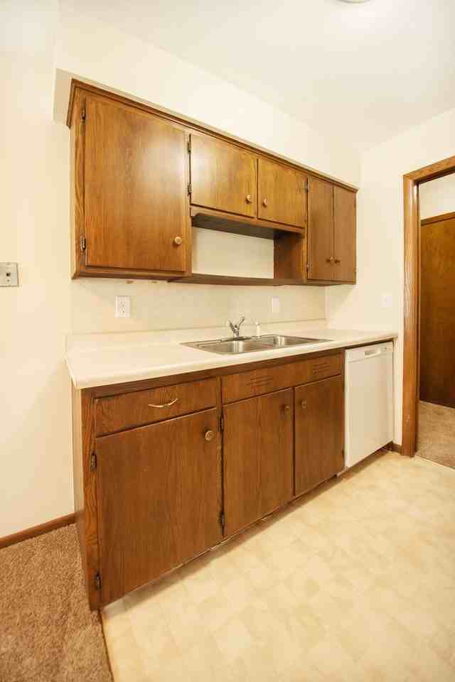 Glenbrook Apartments - Photo 4 of 50
