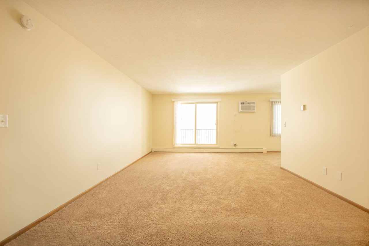 Glenbrook Apartments - Photo 7 of 50